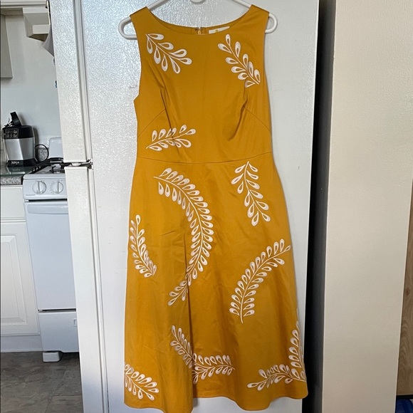 Boden Dresses & Skirts - Boden Size 8 100% Cotton Lined Gorgeous Dress with White Leaf Motifs Pockets